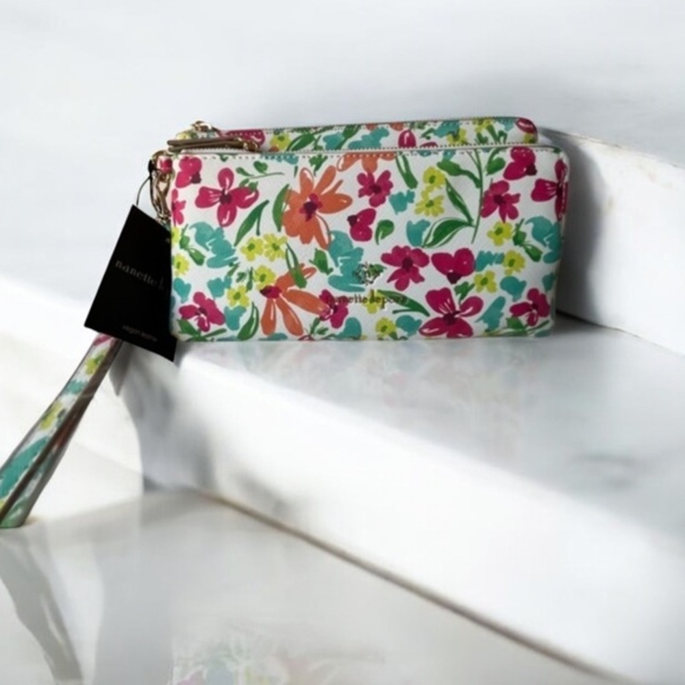 Nanette Lepore wristlet wallet NWT Botanical Floral New 7.5”x4.5”